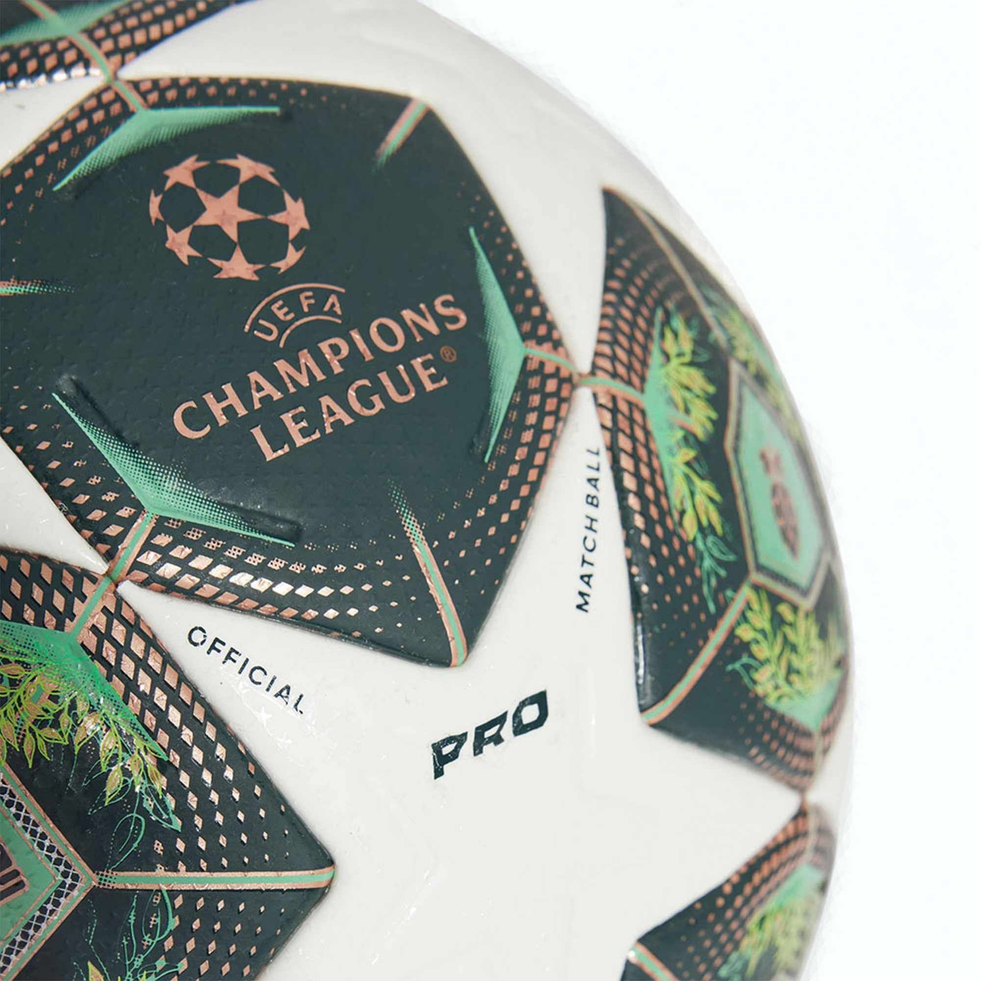 Мяч футбольный Adidas UCL PRO, FIFA Quality Pro JH1279 р.5 2000_2000