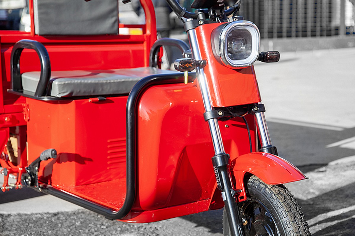 Грузовой электротрицикл RuTrike Амулет 1100 60V650W 024450-2742 красный 1200_800